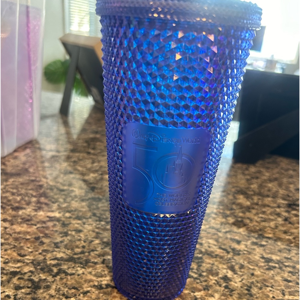 Used* Venti Starbucks cup. Damage free🌺 Disney 50th anniversary cup